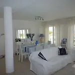 Les Lions Apartment